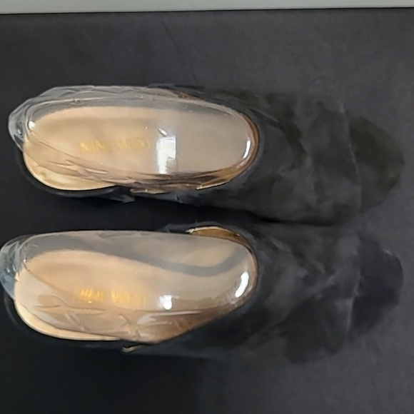 NWOT Nine West Gemily Peep Toe Mules with Partial Clear Heel - Picture 3 of 9
